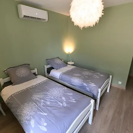 Holiday home Myl Bulles *